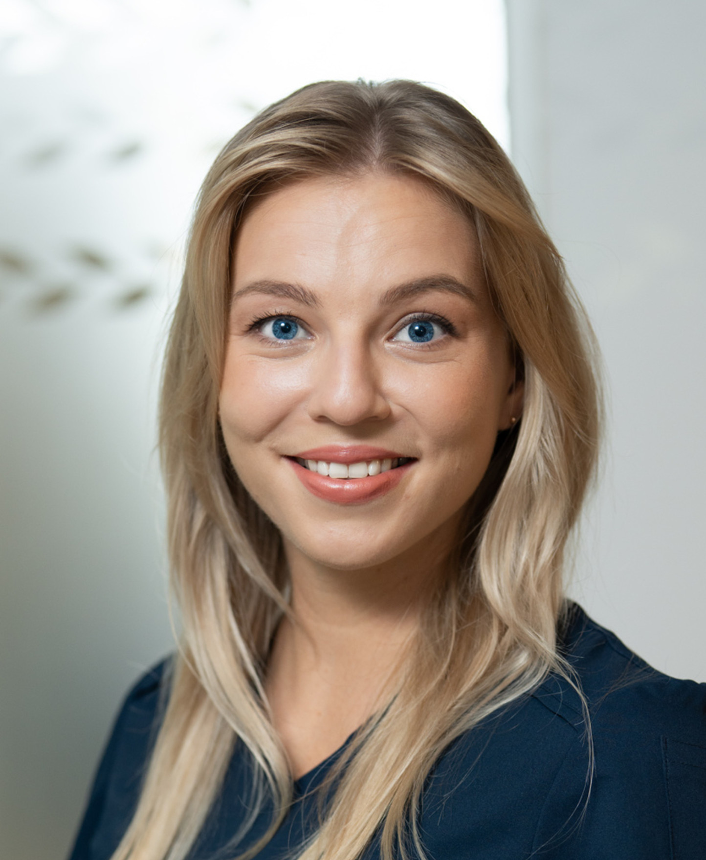 Др. Элина Микста